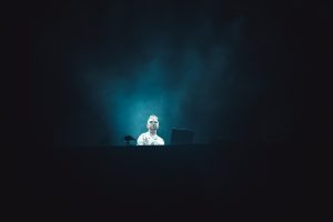 El productor Ovy on the drums en su concierto en el festival BIGSOUND Pontevedra